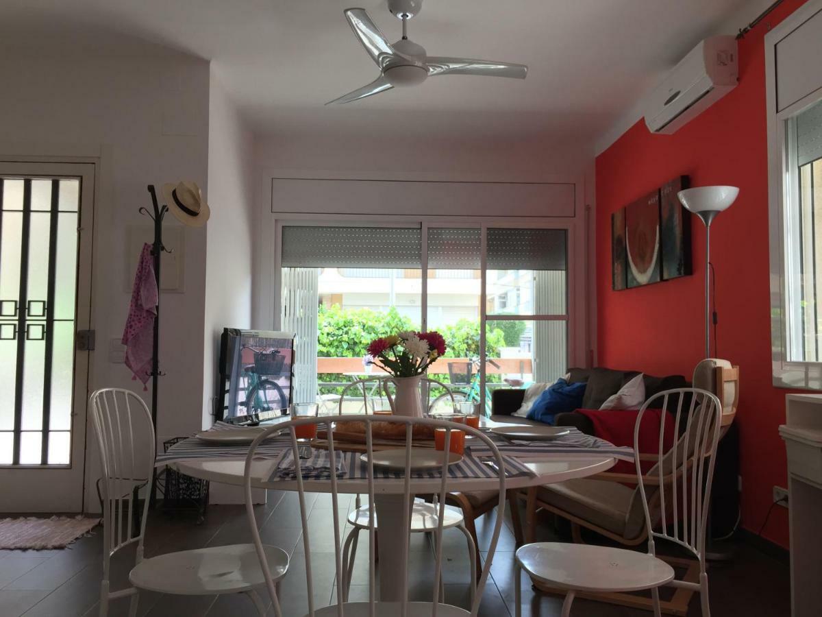 Nice Apartment 80 Meters From The Beach Calafell Exterior photo